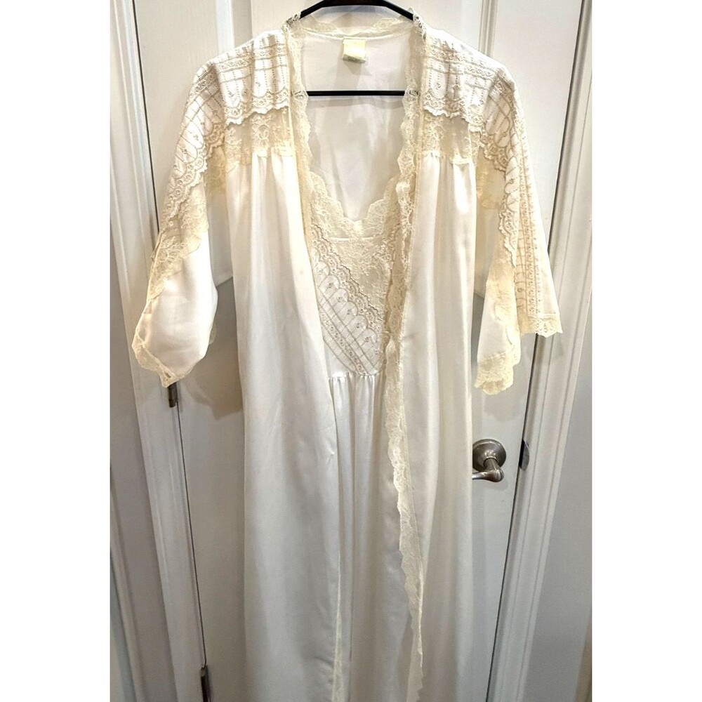 Vtg Victoria’s Secret Women's Robe Gown Lace Sz Small Made in USA Cream 90's